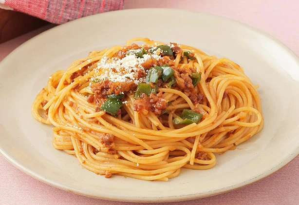 とりそぼろのナポリタン