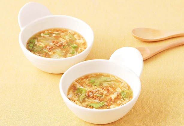 とりそぼろとレタスのたまごスープ