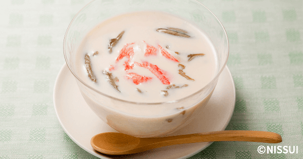 海からサラダフレークとじゅんさいの冷製豆乳スープ