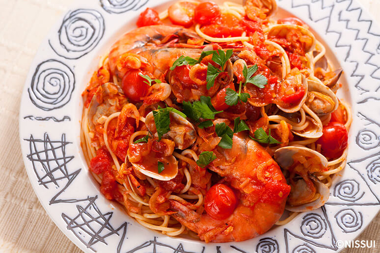 【写真】海の幸のごちそうトマトパスタ