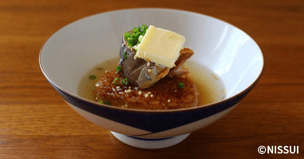 焼きおにぎりとさばみそ煮のお茶漬け風