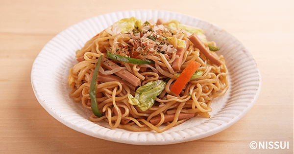 レンジで作るおさかなのソーセージのソース焼きそば