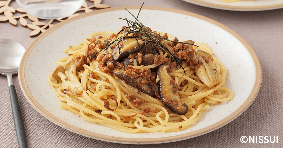 とりそぼろの和風パスタ | レシピ | ニッスイ