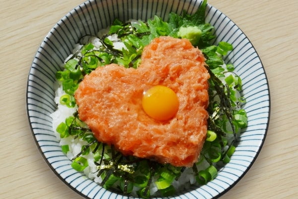 鮭とろのハート丼