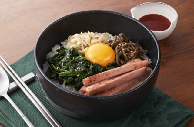 おさかなのソーセージのビビンバ丼