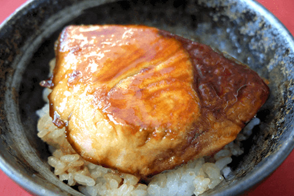 ぶりの蒲焼丼