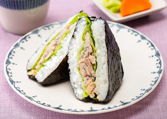 サバのおにぎらず