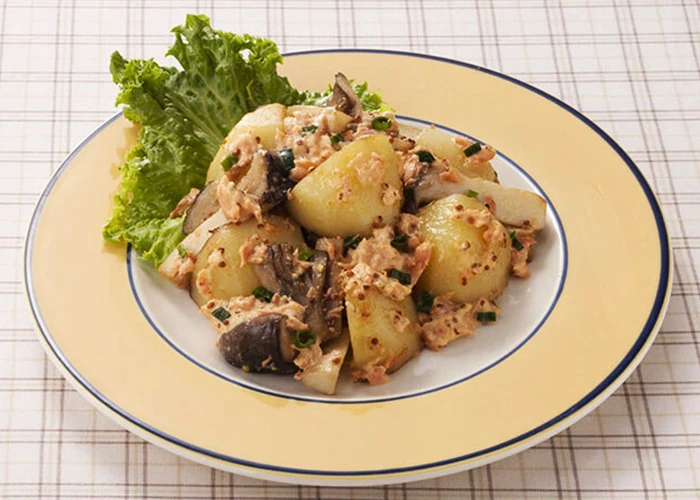 焼さけあらほぐしとじゃがいものマヨネーズ炒め